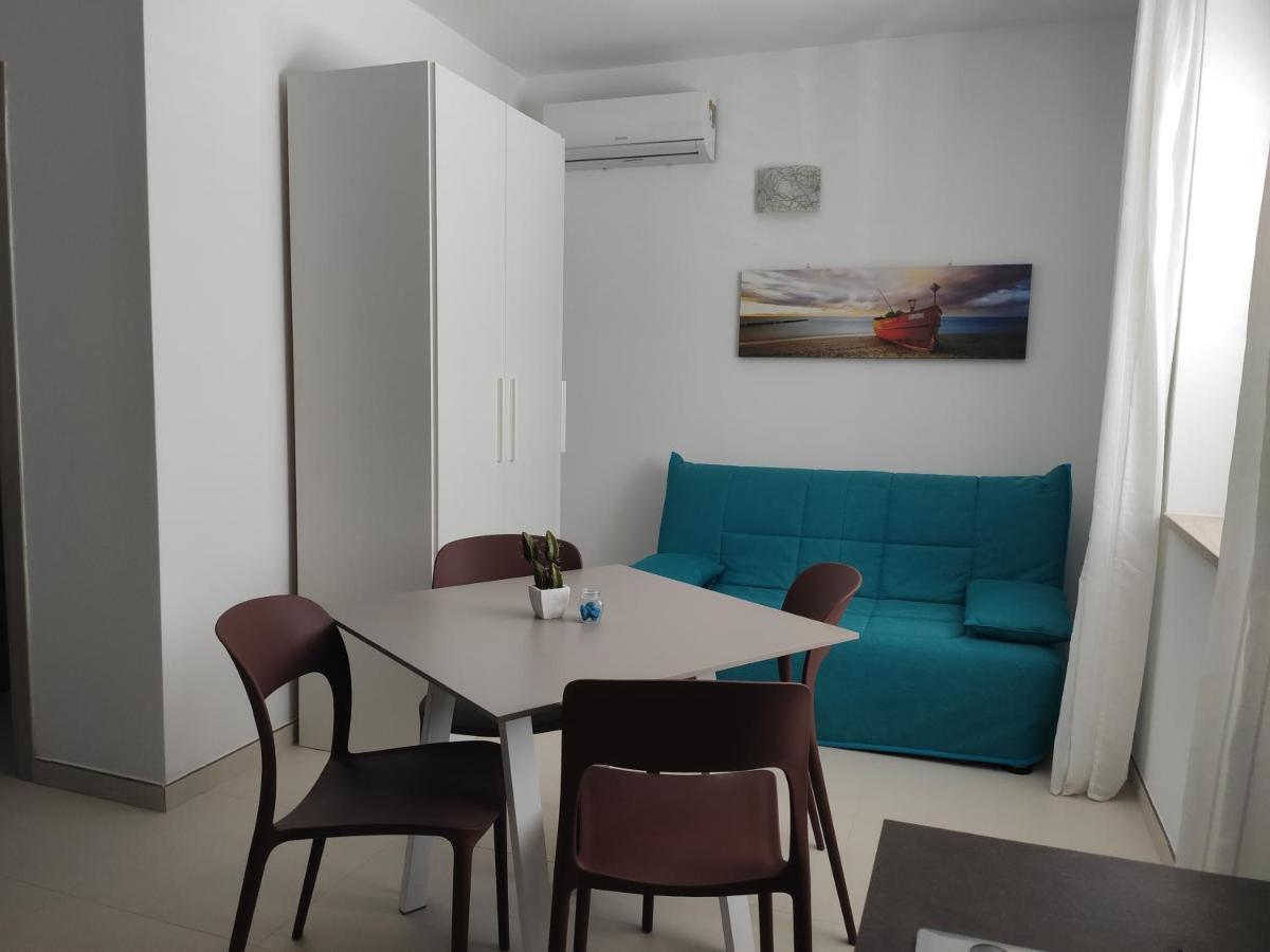 Casa Vacanze Rossini 切萨雷奥港 外观 照片