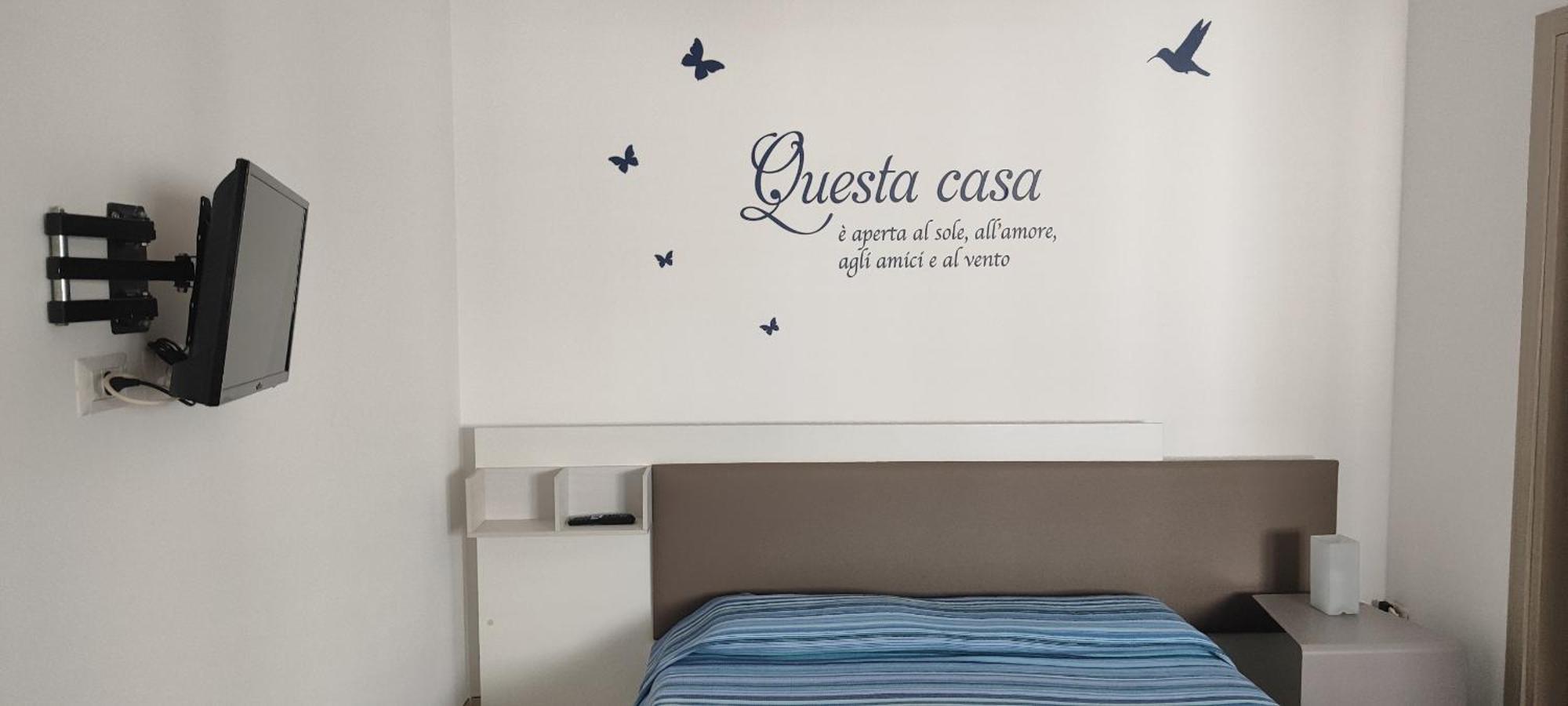 Casa Vacanze Rossini 切萨雷奥港 外观 照片